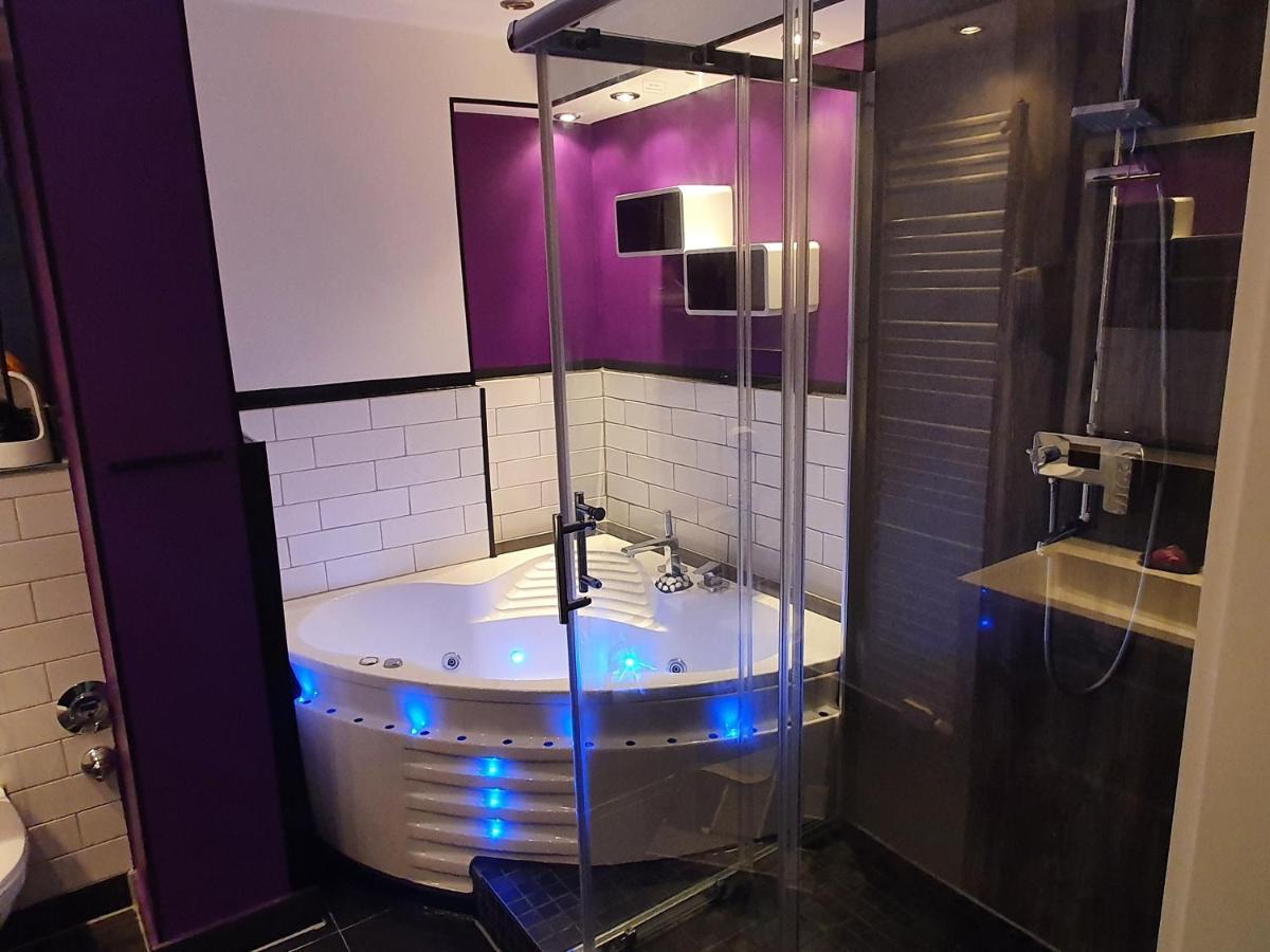 Two-Bedroom Apartment,1009093981:JPEG