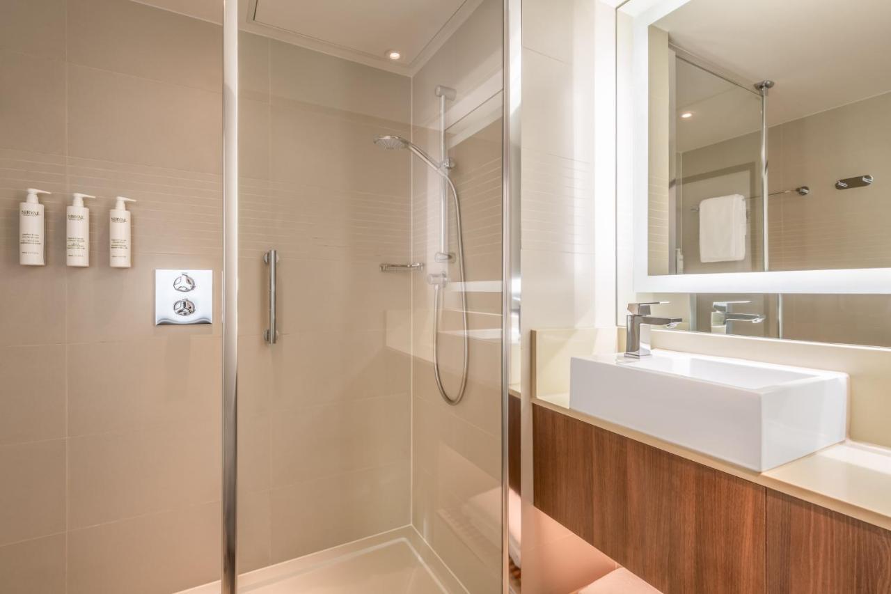 Larger Guest room, 1 King