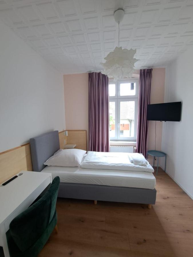 Single Room,1390326047:JPEG