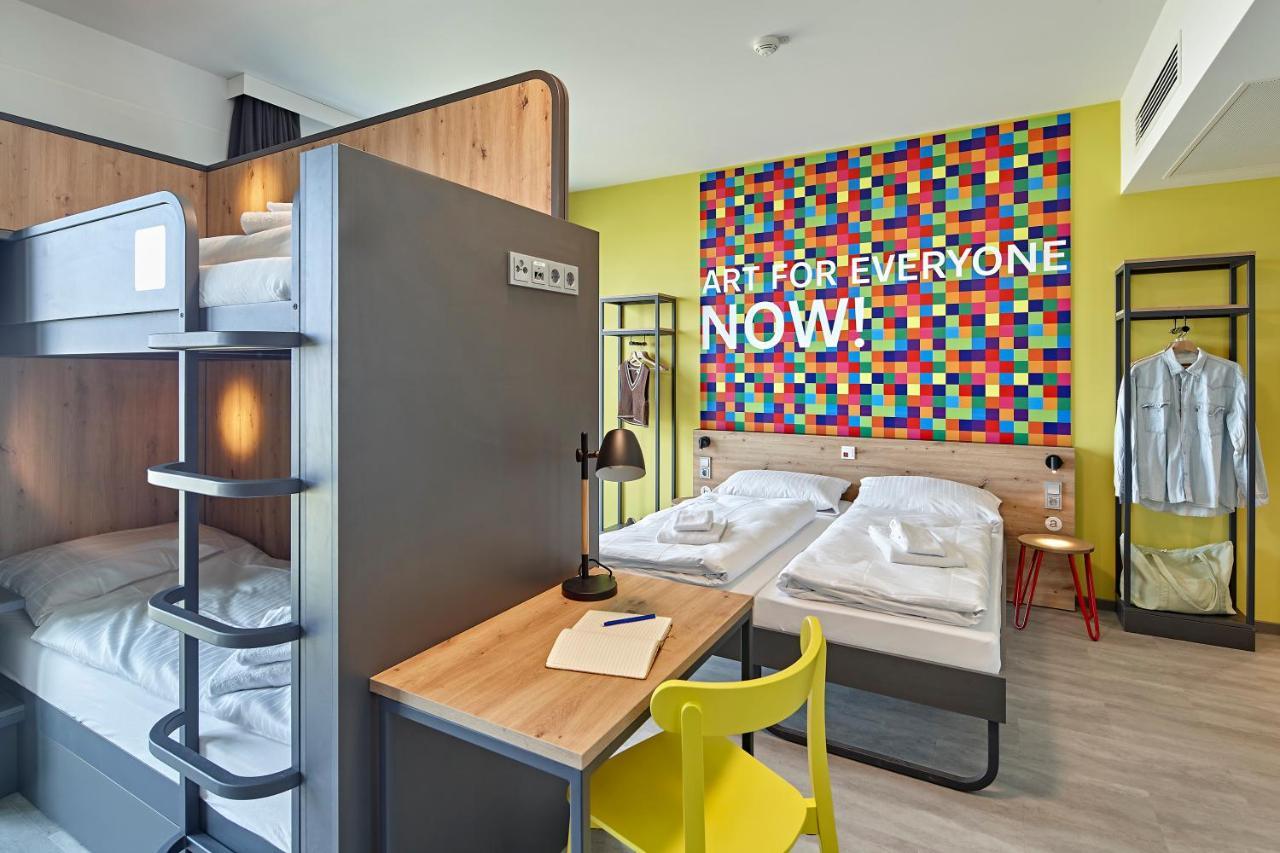 Bed in 6-Bed Mixed Dormitory Room