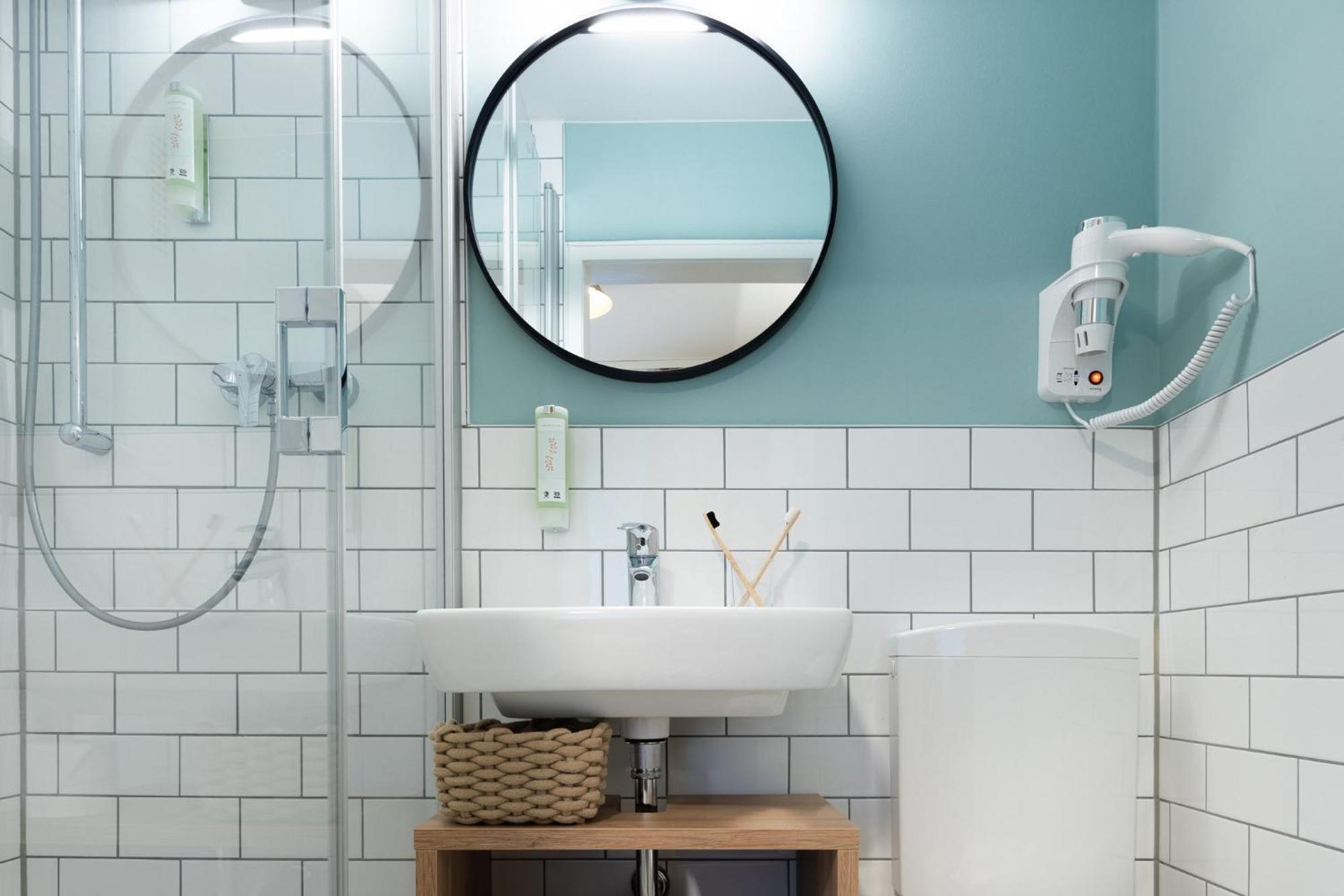 Twin Room with Sofa Bed,1682929539:JPEG