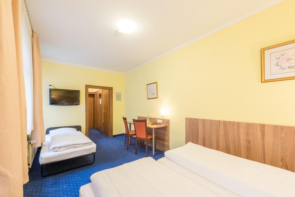 Triple Room,1211727652:JPEG