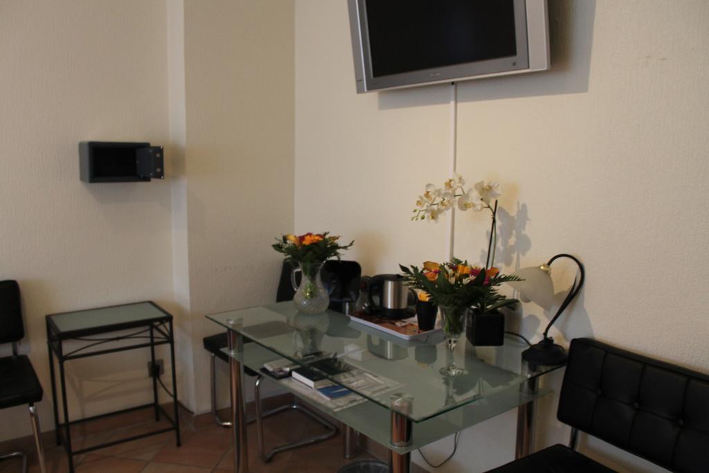 Zweibettzimmer mit Zustellbett