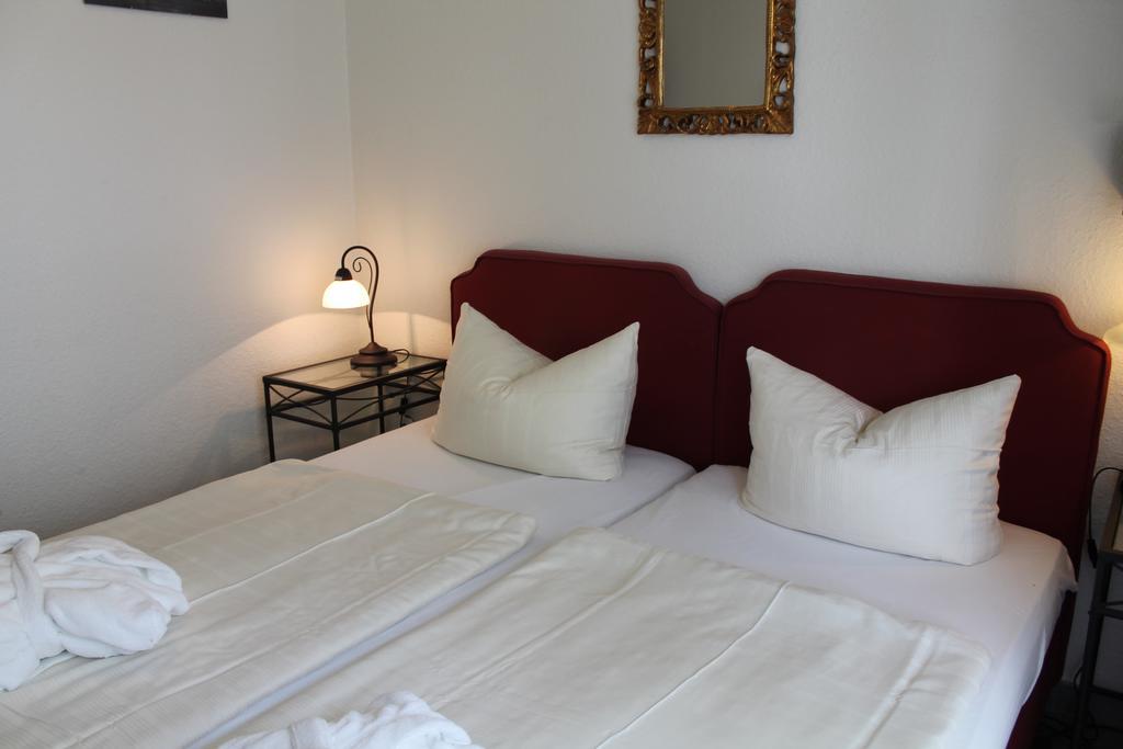 Small Twin Room,1498633402:JPEG