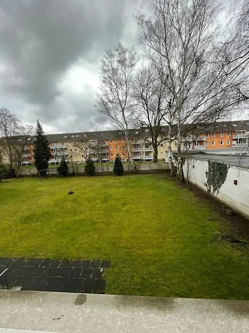 2 Zimmer Apartment Moebliert Zentrale Lage In Koeln-1