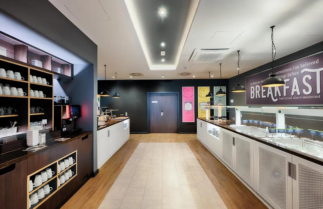 Premier Inn Koeln City Centre-1