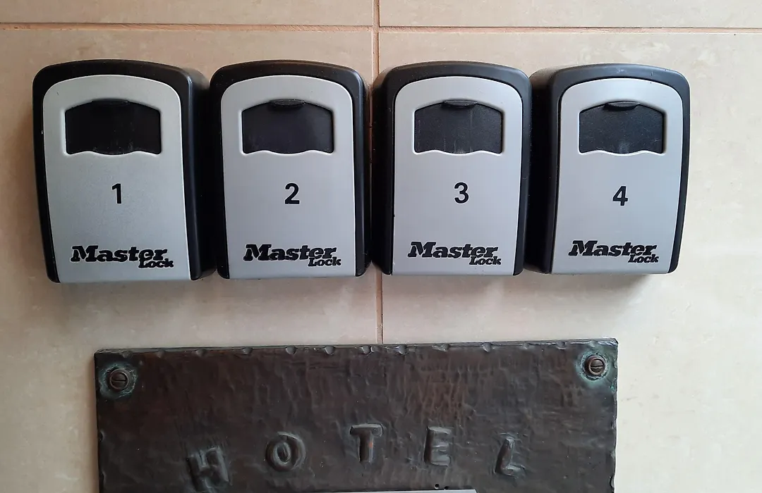 Hotel Merlin-1
