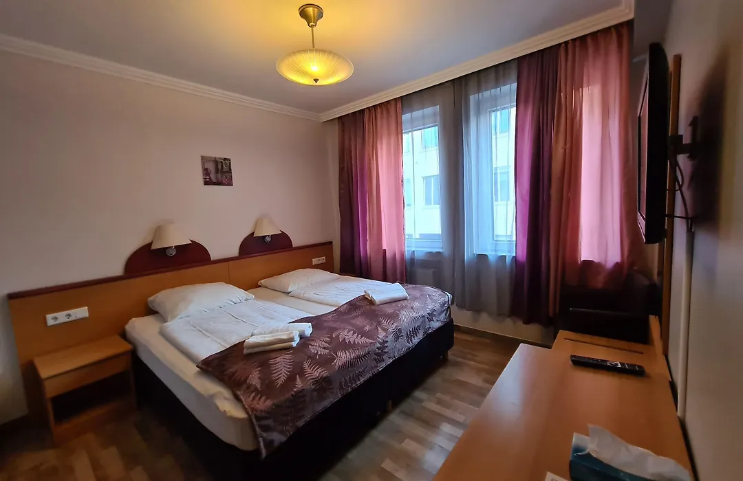 Hotel Cara Vita Cologne-1