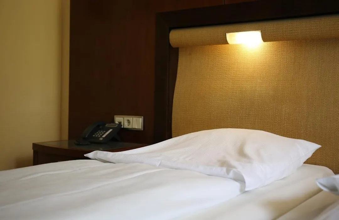 Royal Inn-1