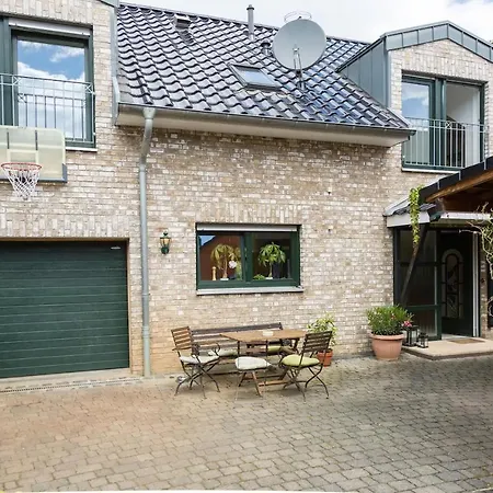Schoenste Lage Am Rhein In Unmittelbarer Stadtnaehe, B & B-3