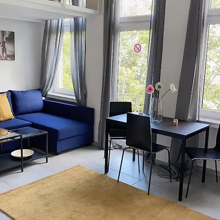 Tiny Modern Apartment Central Cologne-3