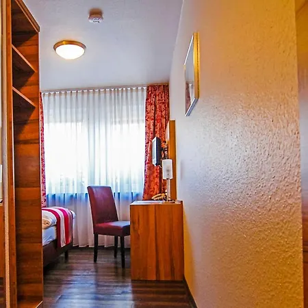 Adolphs Hotel-2
