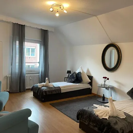 Riverside Attic Apartment Near The Chocolate Museum-2