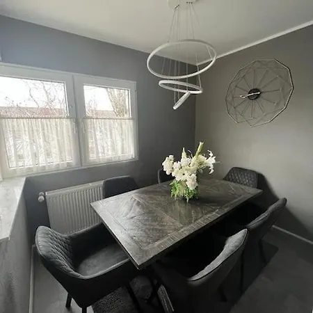Beautiful Apartment With 60 M2 Top Location In Cologne To Work & Relax-3