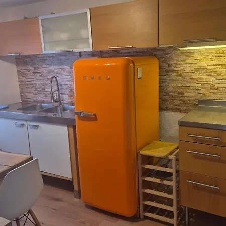 Schoenste Lage Am Rhein, Behagliches Haus Mit Kamin.-2