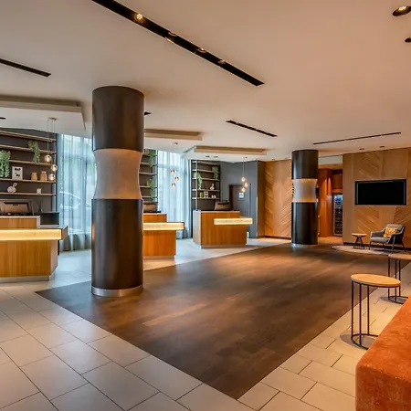 Courtyard By Marriott Cologne-2