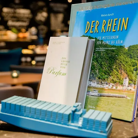Motel One Koeln-Altstadt-3