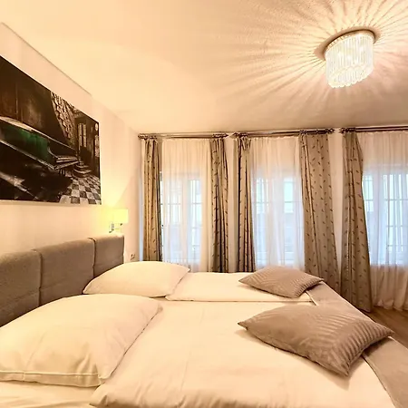 Altstadthotel Hayk Am Rhein-3