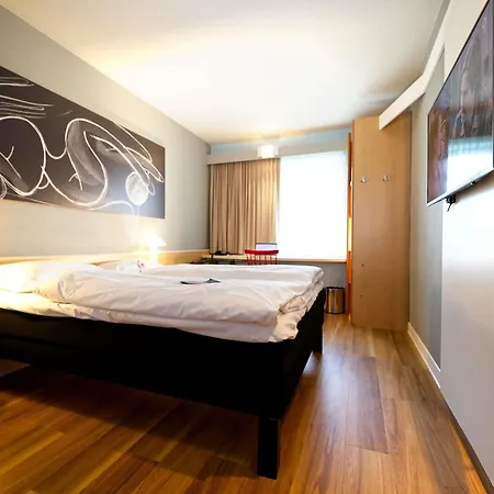 Ibis Koeln Messe-3