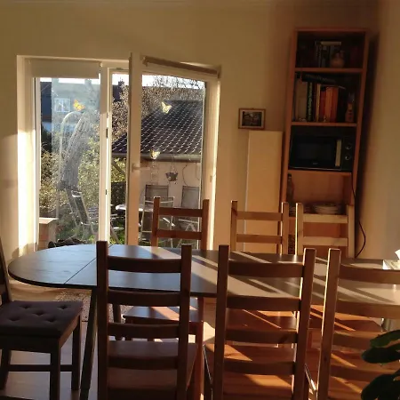 Ferienwohnung Mit Garten In Koeln-3