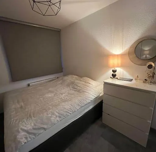 Beautiful Apartment With 60 M2 Top Location In Cologne To Work & Relax