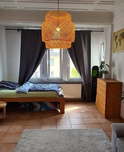 Huisdiervriedelijke Altbauwohnung Bei Der Messe Keulen