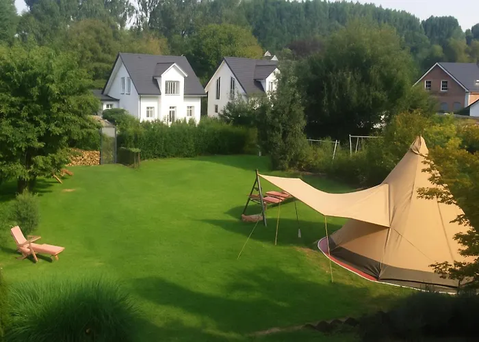 Schoenste Lage Am Rhein In Unmittelbarer Stadtnaehe, B & B Colonia